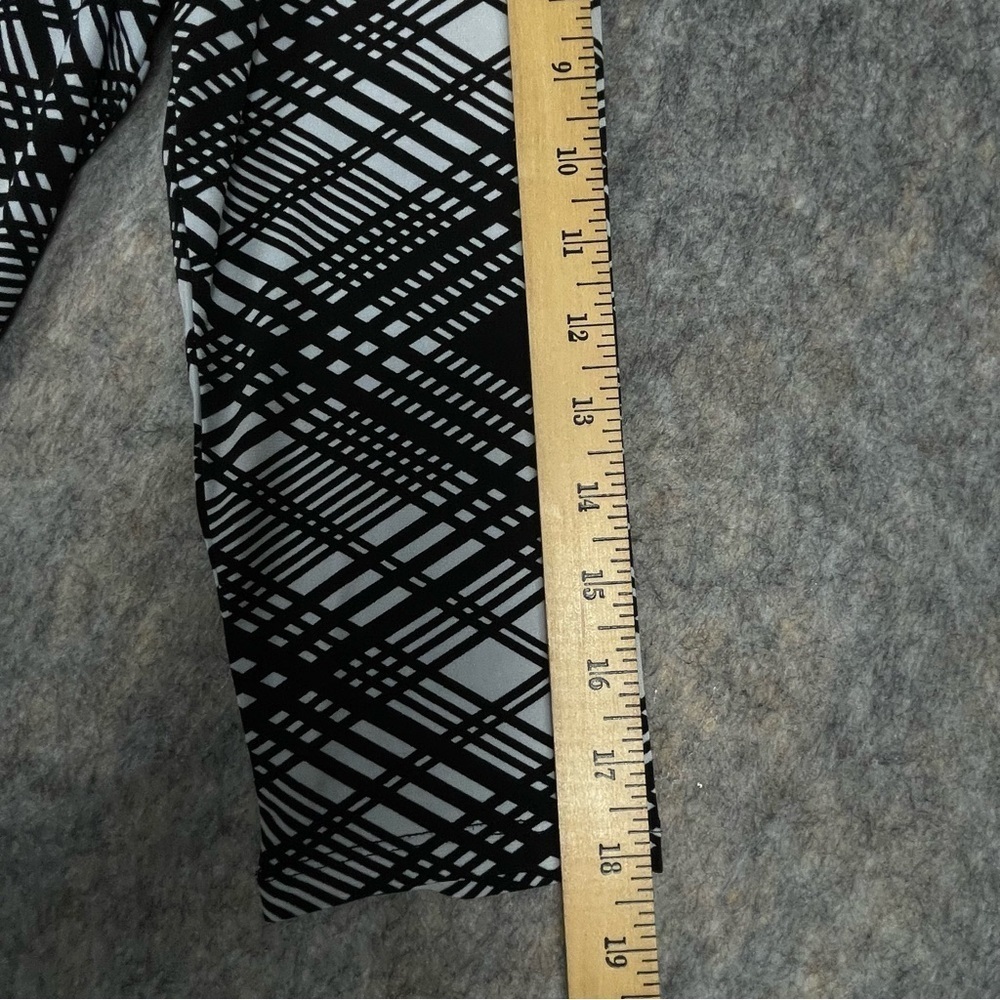Diana Bell Black White Diagonal Print Office Attire Polished Casual Top - Sz M - Picture 16 of 16